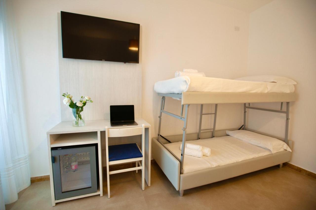 Hotel Maestri Риччоне Екстер'єр фото