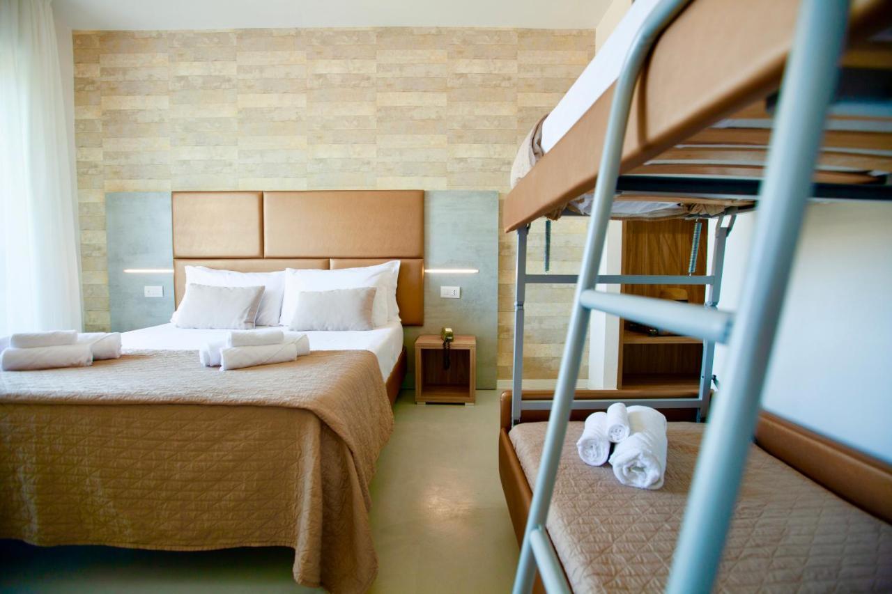 Hotel Maestri Риччоне Екстер'єр фото