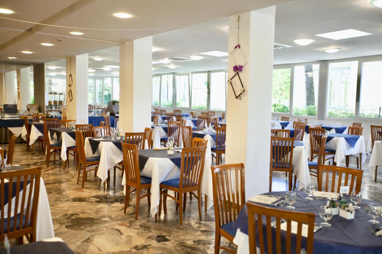 Hotel Maestri Риччоне Екстер'єр фото