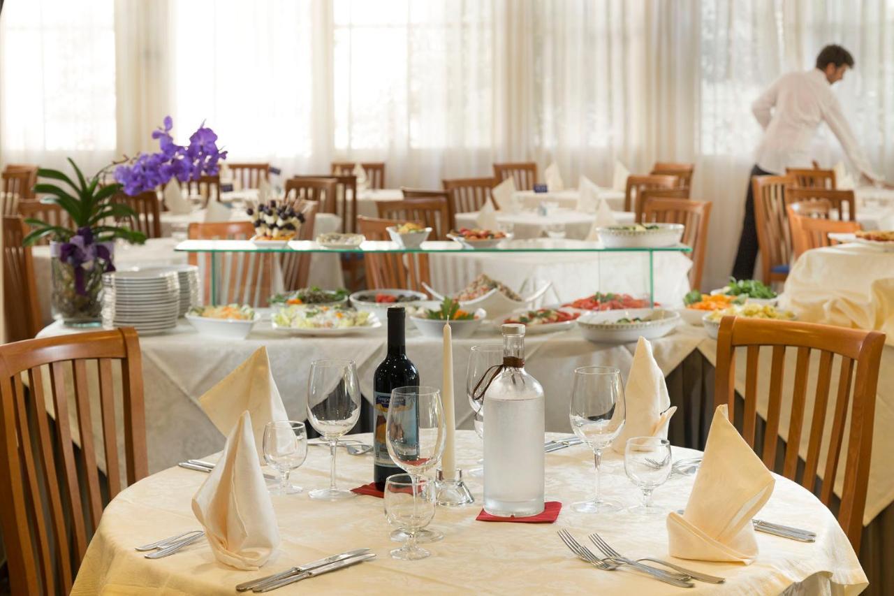 Hotel Maestri Риччоне Екстер'єр фото